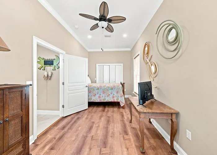 Krusty Krab Sleeps 10 Bay Views Pet-friendly Holiday home *