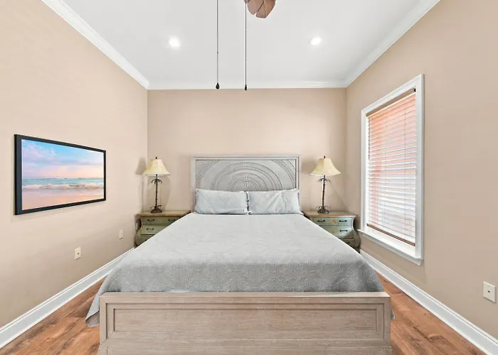 Holiday home Krusty Krab Sleeps 10 Bay Views Pet-friendly