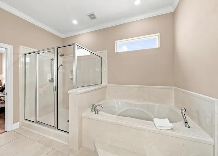 Krusty Krab Sleeps 10 Bay Views Pet-friendly *