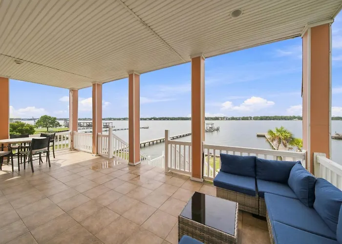 Krusty Krab Sleeps 10 Bay Views Pet-friendly *