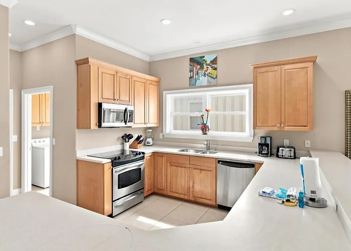 Krusty Krab Sleeps 10 Bay Views Pet-friendly Holiday home *